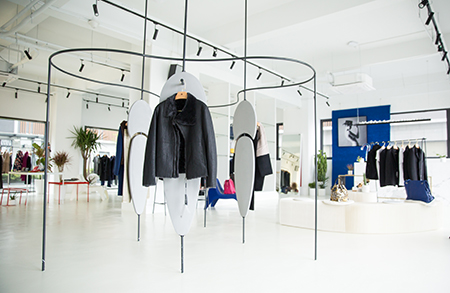 1592443254226533.jpg 攝圖網_500792707_服裝店場景環境照(企業商用).jpg